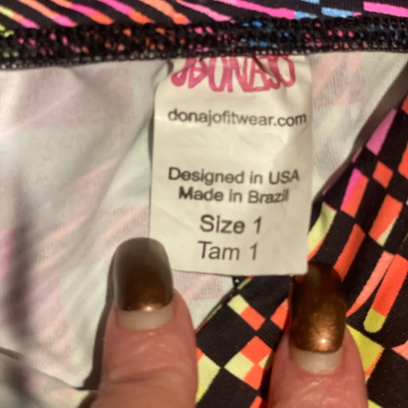 Dona Jo leggings Size 1. Fits sizes 0-6. Worn twice. Like brand new! - Picture 3 of 4